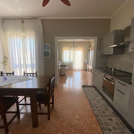 Sweet Emma Acomodação com café da manhã Caserta Exterior foto